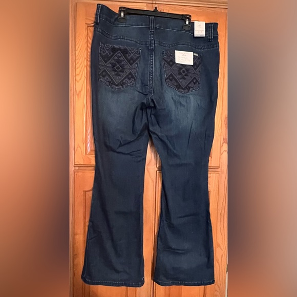 Seven7 Melissa McCarthy slimming silhouette system - Picture 1 of 2